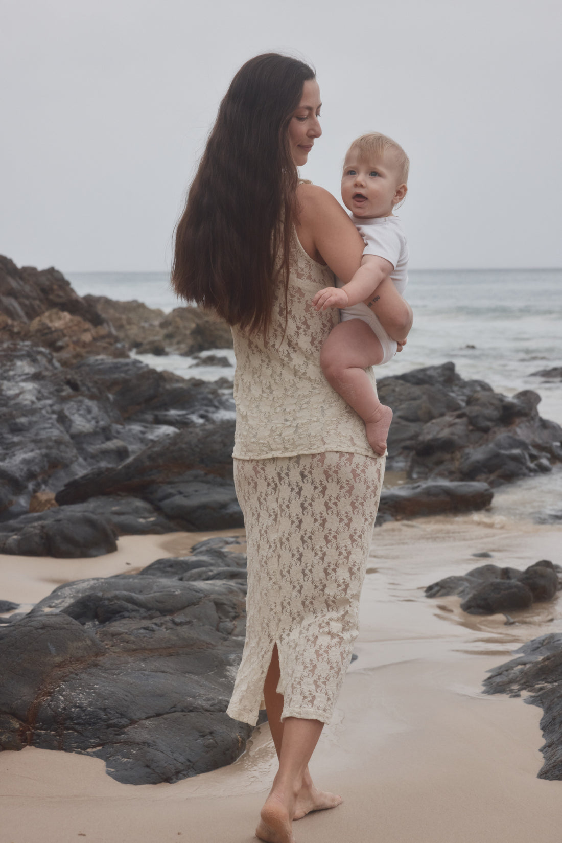 Uma Stretch Lace Skirt